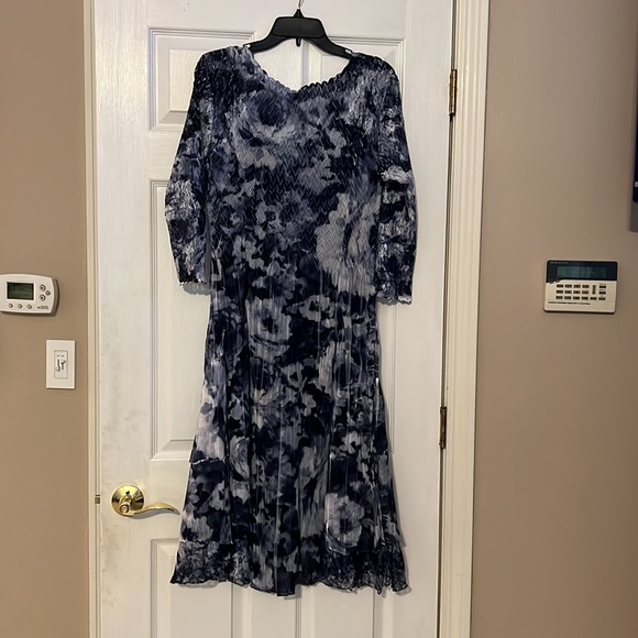 Komarov size X/L blue and white dress - Picture 4 of 11